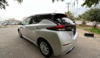 Nissan Leaf Silver 2018 tam