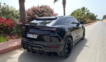 Lamborghini Urus 2021 tam