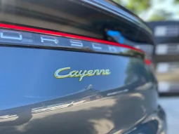 Porsche Cayenne Coupe E-Hybrid full