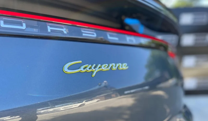 Porsche Cayenne Coupe E-Hybrid full