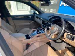 
										Porsche Cayenne full									