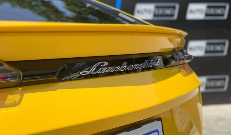 
								Lamborghini Urus full									