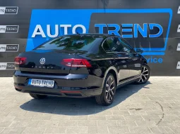 Volkswagen Passat full