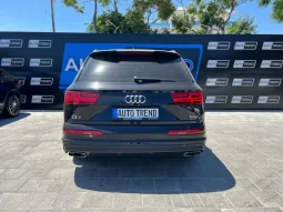 Audi Q7 S Line Quattro full