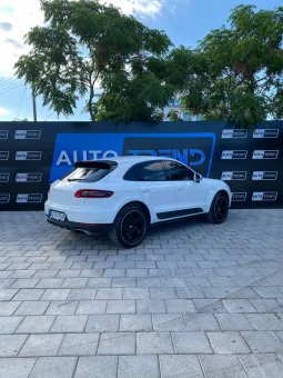 
										Porsche Macan full									