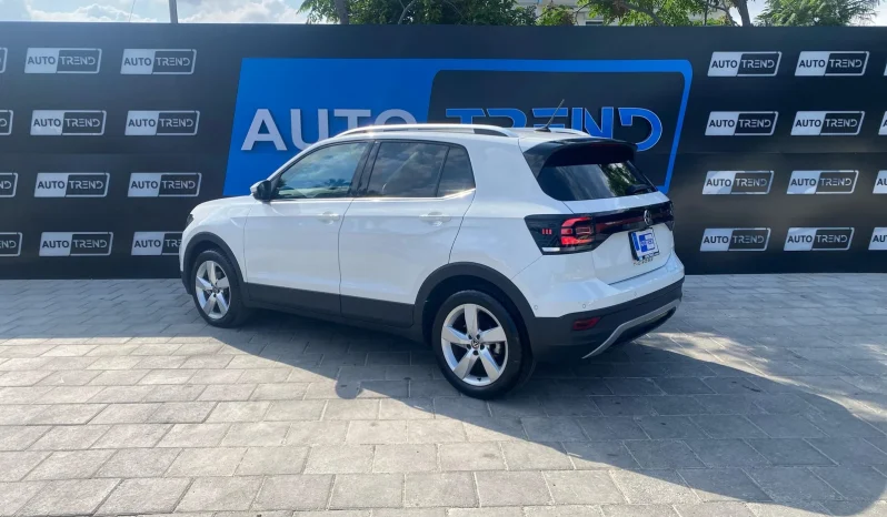 
								Volkswagen T-Cross full									