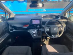 
										Toyota Sienta Hybrid full									