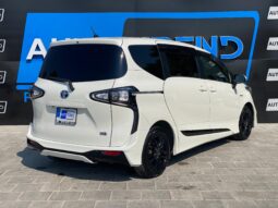 
										Toyota Sienta Hybrid full									