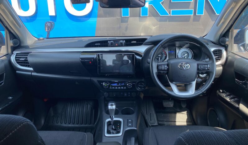 
								Toyota Hilux full									