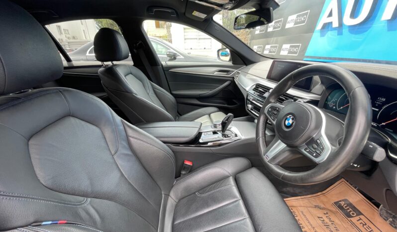 
								BMW 530e full									