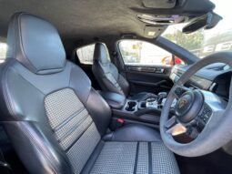 Porsche Cayenne Coupe full