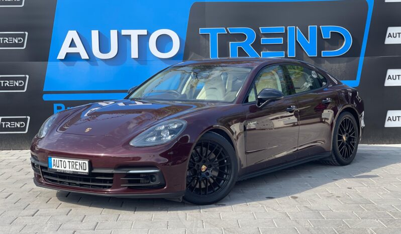 
								PORSCHE PANAMERA 4 e-Hybrid full									