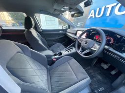 
										VOLKSWAGEN GOLF eTSI full									