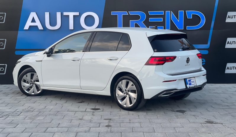 
								VOLKSWAGEN GOLF eTSI full									