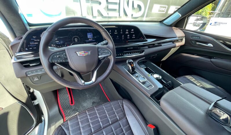 
								CADILLAC ESCALADE PLATINUM full									